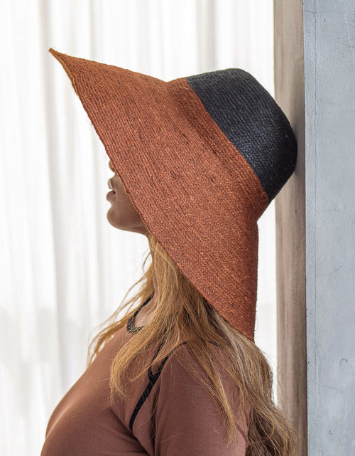Load image into Gallery viewer, RIRI DUO Jute Handwoven Straw Hat in Burnt Sienna & Black