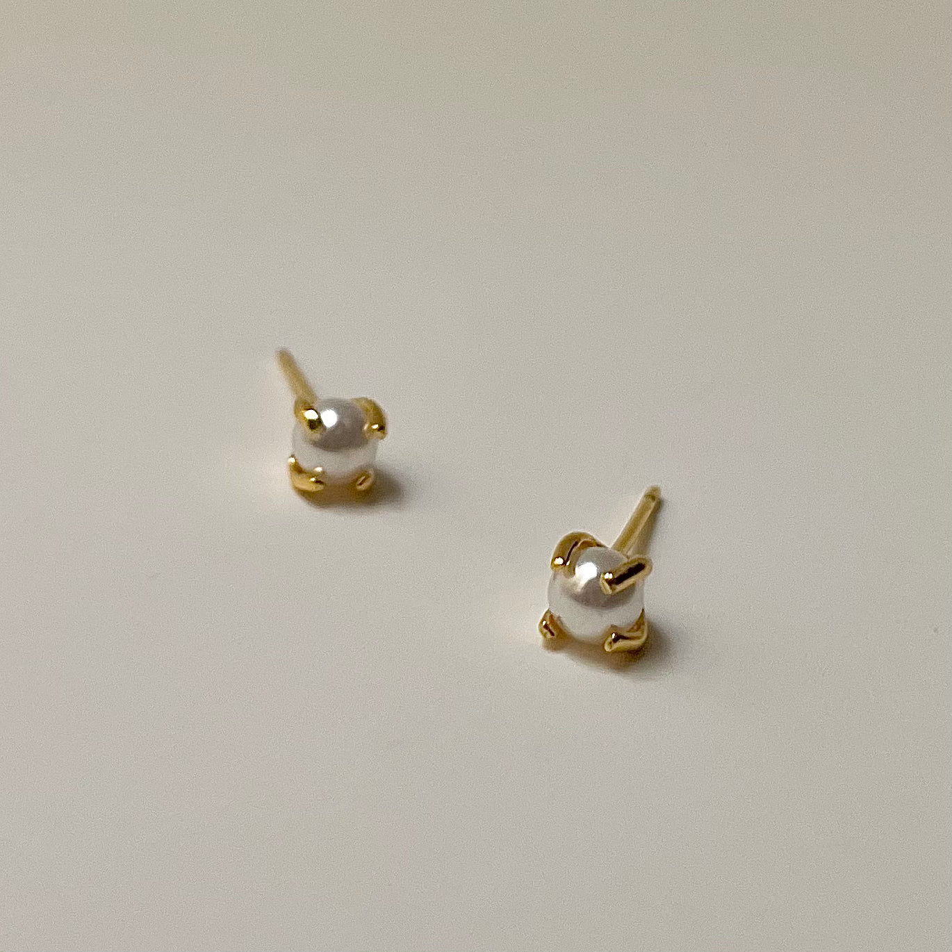 Pearl Stud Earrings ✨ Dainty 18K Gold-Plated Everyday Jewelry