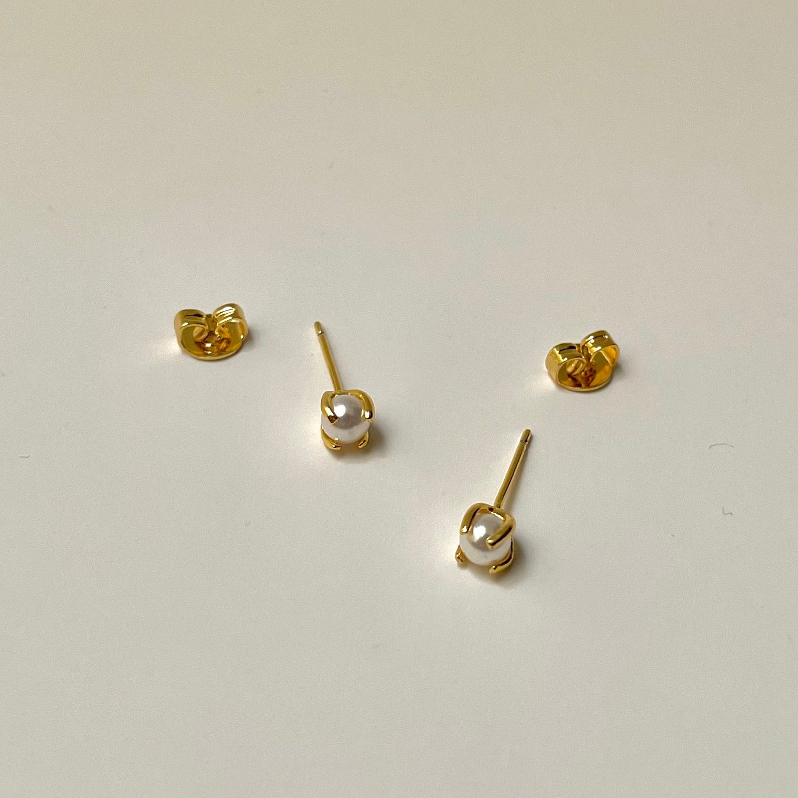 Pearl Stud Earrings ✨ Dainty 18K Gold-Plated Everyday Jewelry